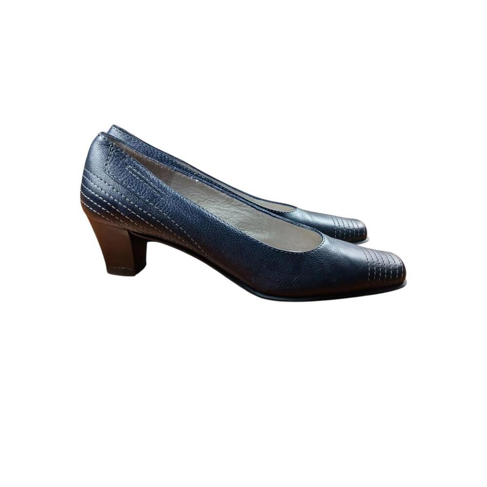 Roberto Capucci Navy Blue Leather Pumps 6.5B Italy square toe